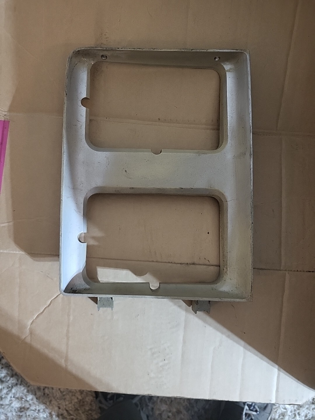 GM Used 1985-88 Chevy Truck Pickup Front LH Headlight Bezel 15598727 Oem Nice GM Used 1985-88 Chevy Truck Pickup Front LH Headlight Bezel 15598727 Oem Nice
