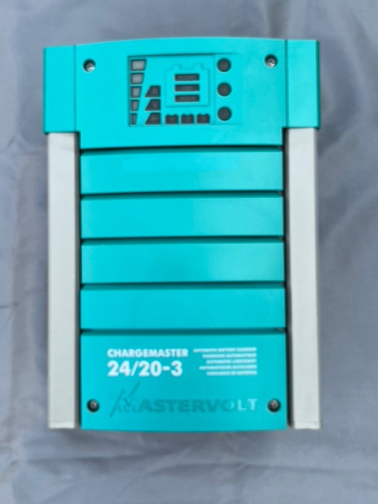 MasterVolt ChargeMaster 24/20-3 , 24VDC, 20 Amp, 3 bank