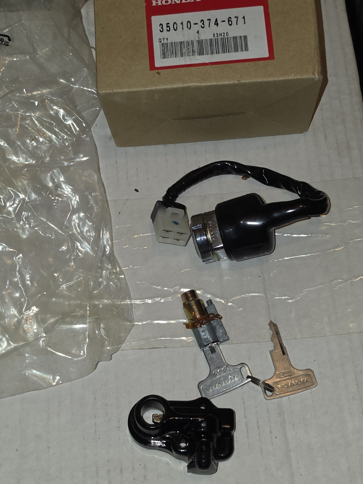 CB350F CB360 CB500 CB550 CB750 NOS Honda Ignition Key Switch Set 35010-374-671