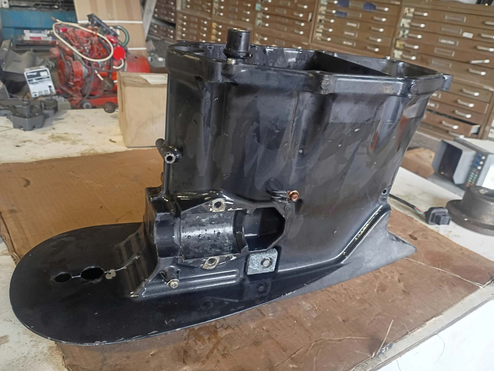 Suzuki DF200 DF225 DF250 DF300 V6 4-Stroke Outboard Midsection Oil Pan 51111-93J Suzuki DF200 DF225 DF250 DF300 V6 4-Stroke Outboard Midsection Oil Pan 51111-93J