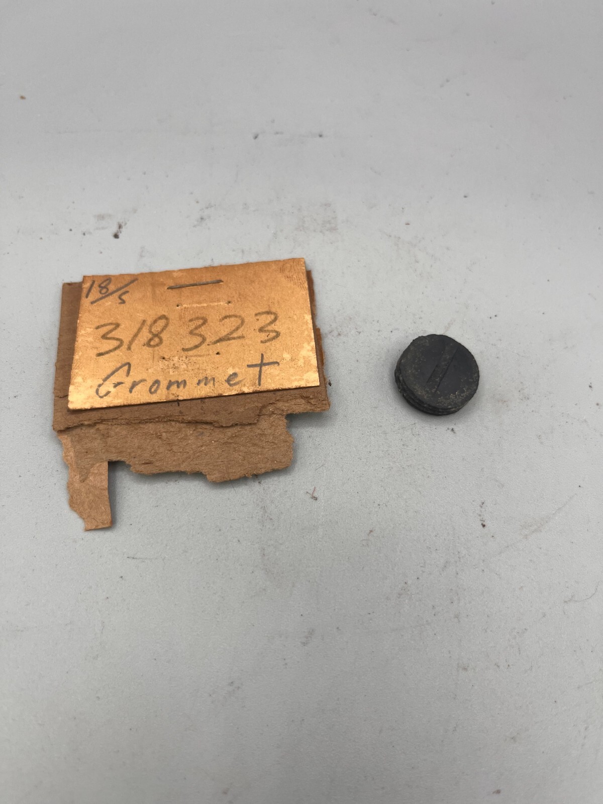 NOS- Vintage Triumph Key Hole Rubber Grommet/Plug PRS8 Switch 318323
