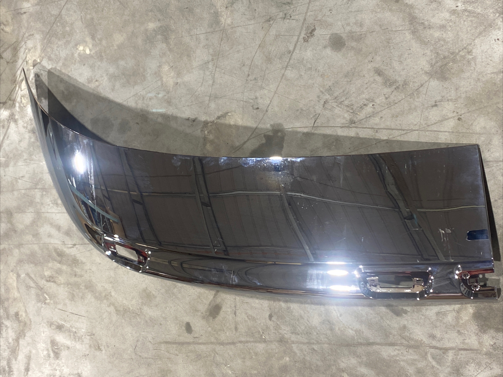 2021 579  Peterbuilt Ultraloft Chrome Visor Right Side Only R73-6046-100R
