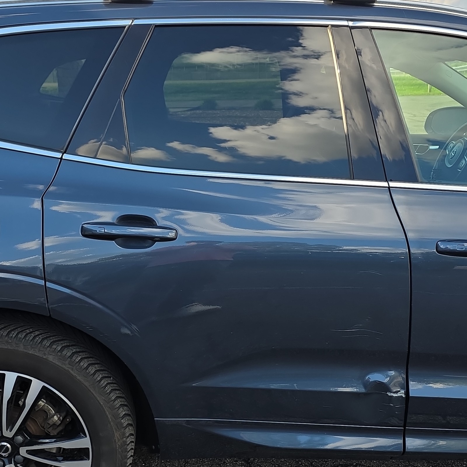 2018-2026 VOLVO XC60 RIGHT REAR DOOR COMPLETE (OEM)