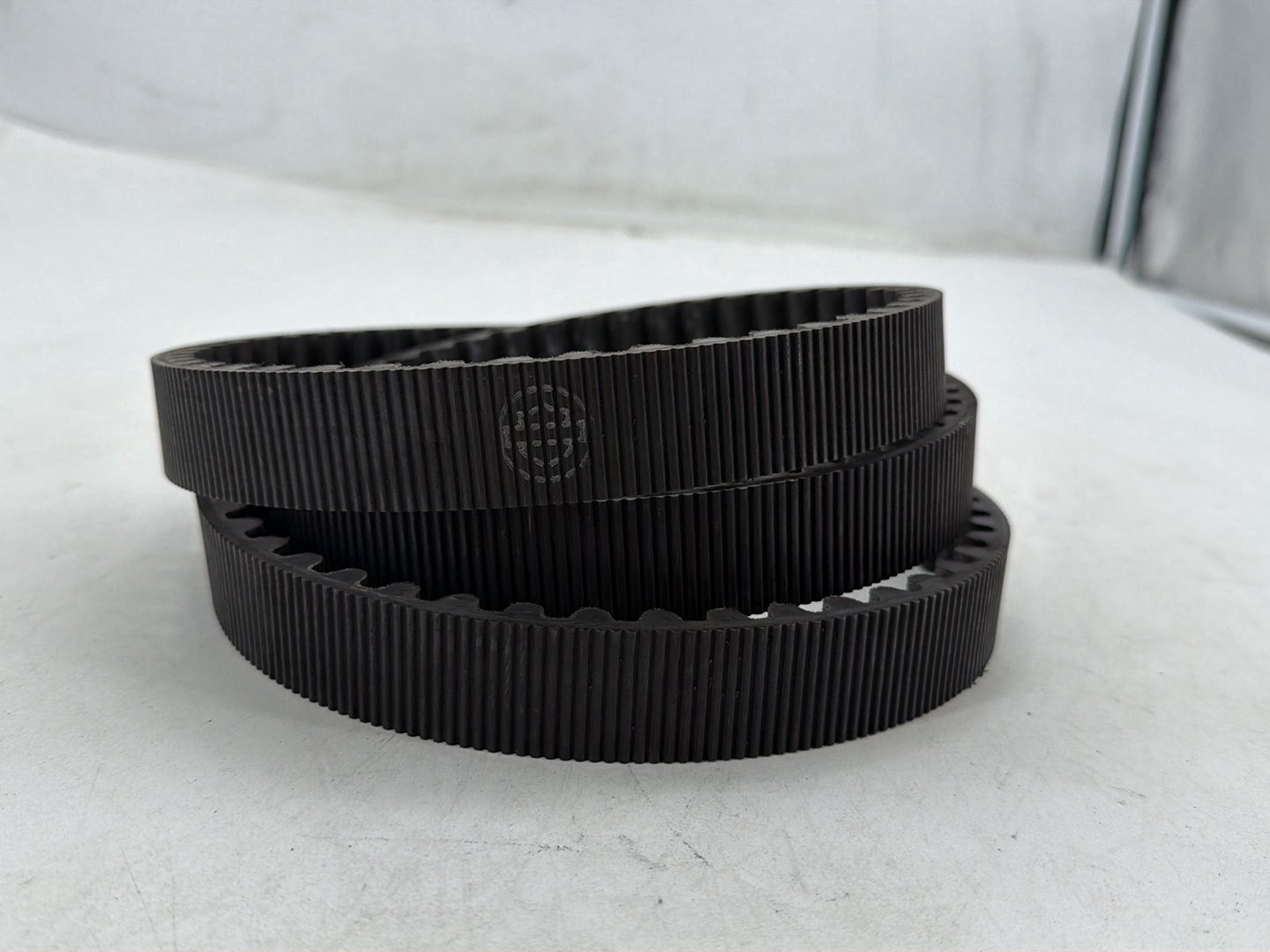 2005 Harley Softail Springer FLSTSCI OEM Rear Drive Belt 40307-00 135T 1-1/8