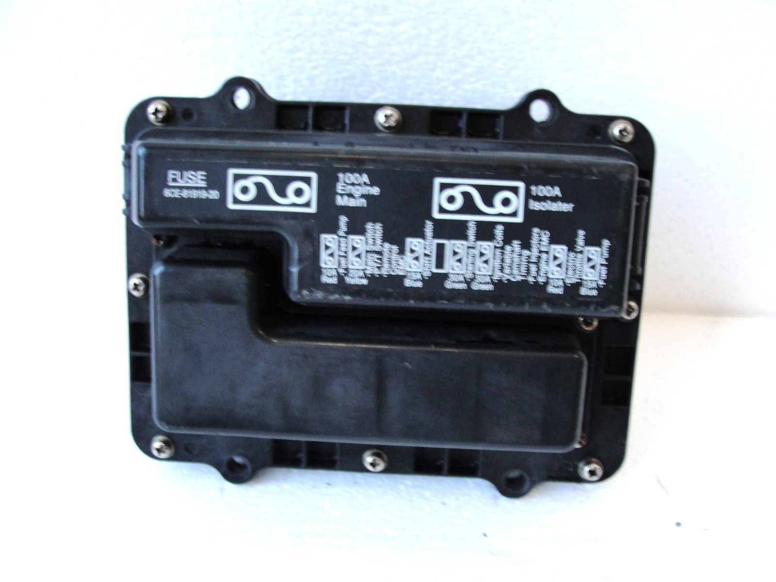 Yamaha 225 250 300 hp Outboard 4.2L Motor Fuse Relay Box 6CE-82170-12-00 6CE-11