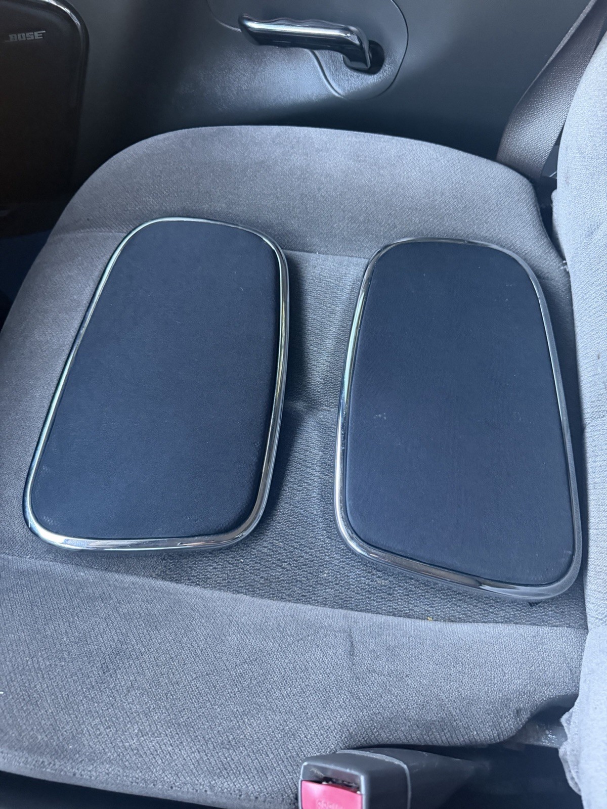 99-06 Escalade platinum Rear Chrome Speaker Grilles