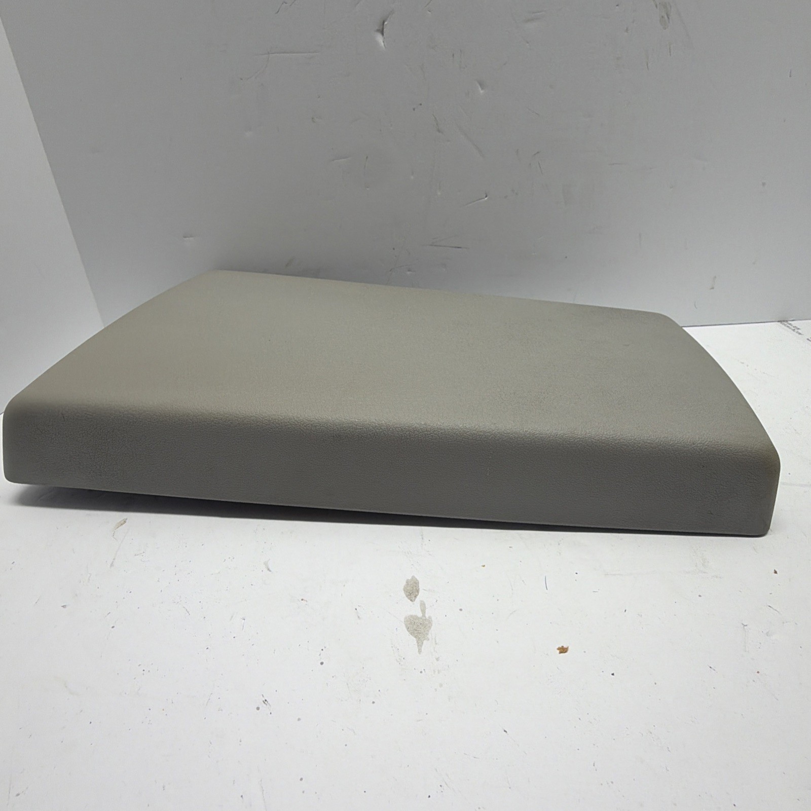 2008 2012 Dodge Nitro Jeep Liberty Center Console Gray Vinyl Top Lid Armrest OEM 2008 2012 Dodge Nitro Jeep Liberty Center Console Gray Vinyl Top Lid Armrest OEM