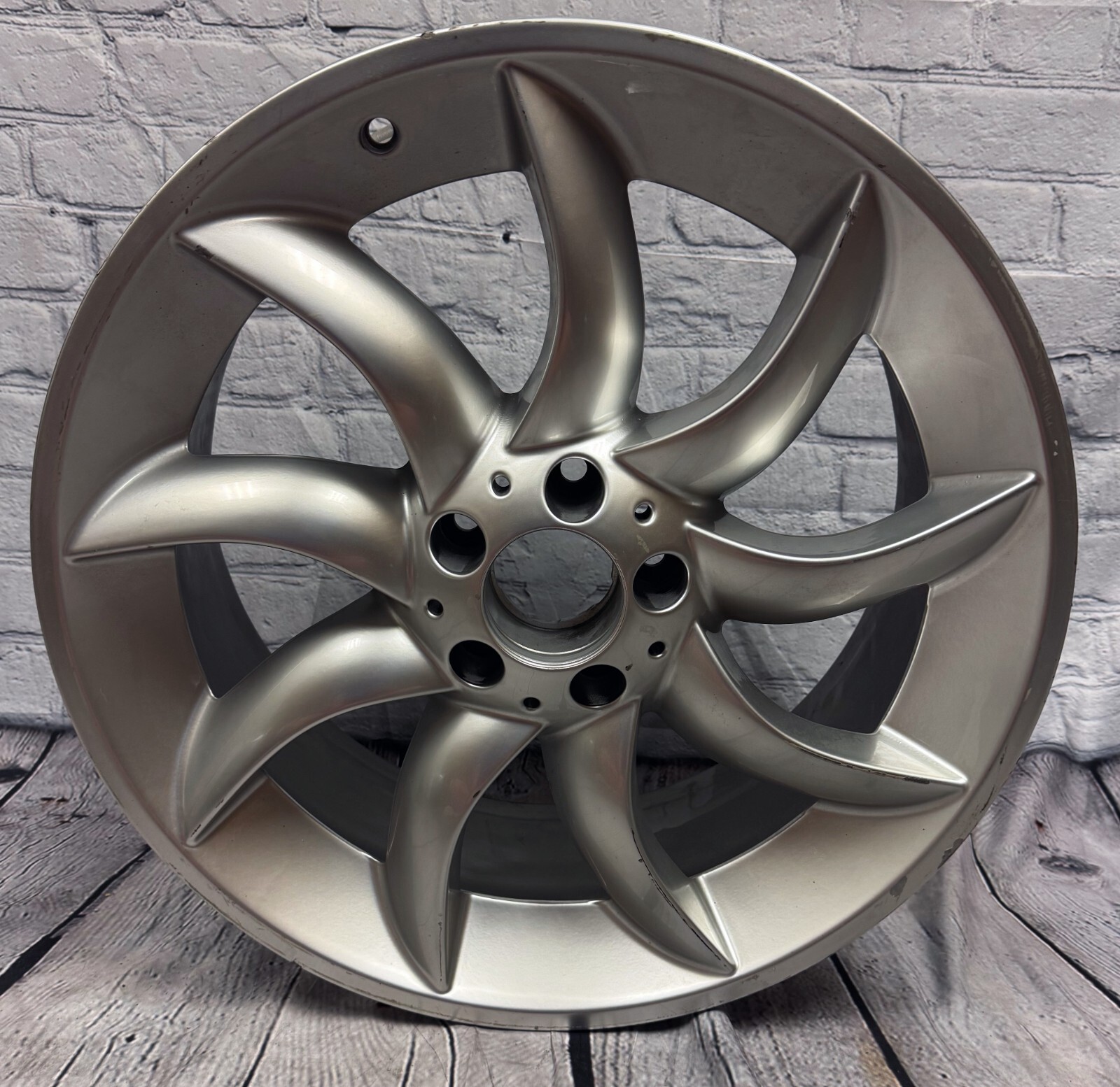 Mercedes McLaren SLR AMG Factory Oem Righyt Front Wheel A1994010802