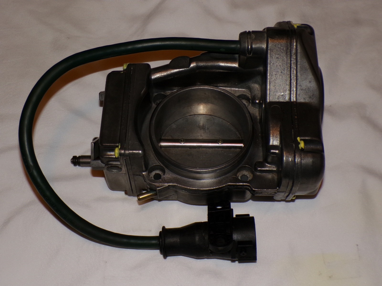 1993-1996 MERCEDES W124 SL320 E320 ENGINE THROTTLE BODY UNIT 000 141 5725