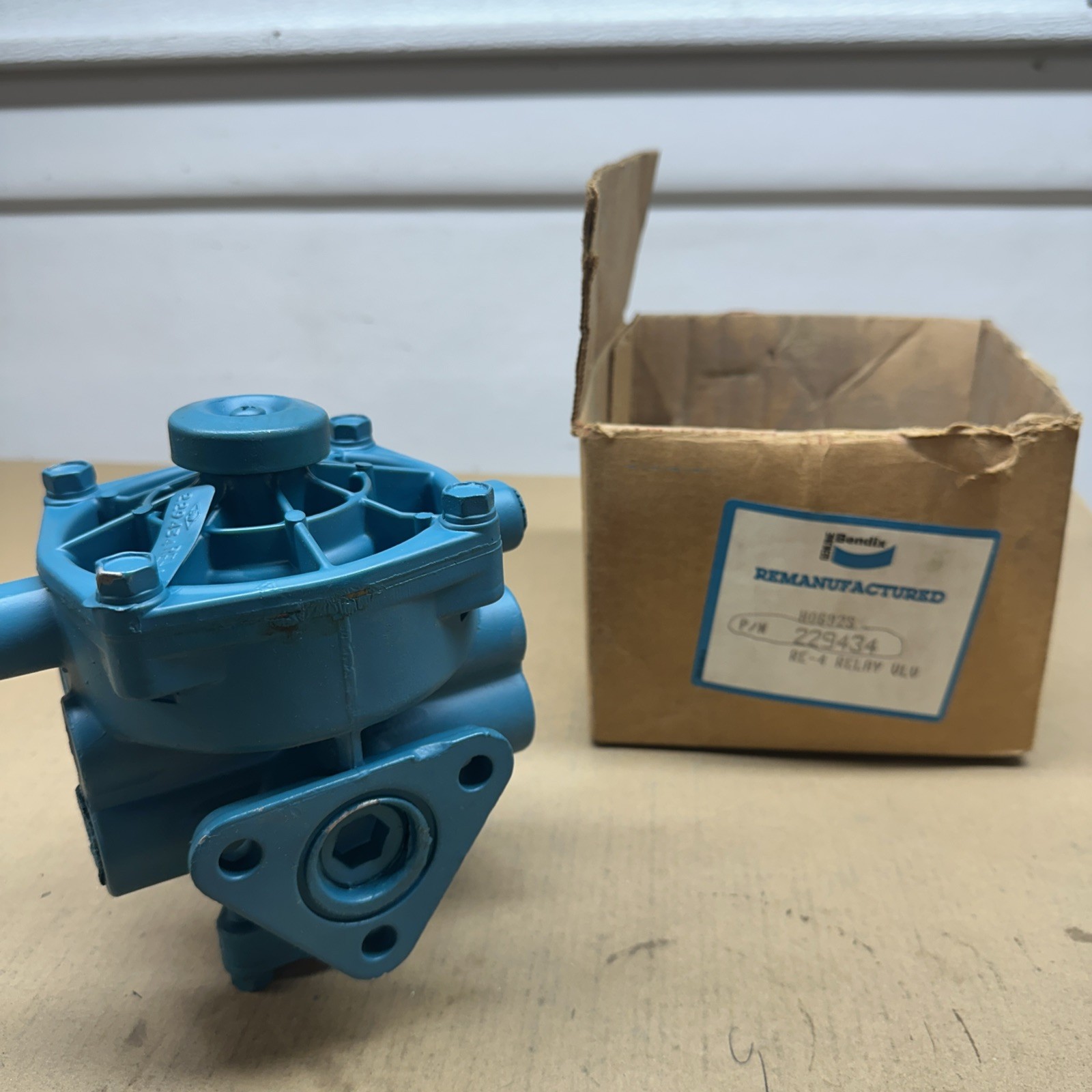 REMAN- NOS **Bendix Relay Emergency Valve 229434**