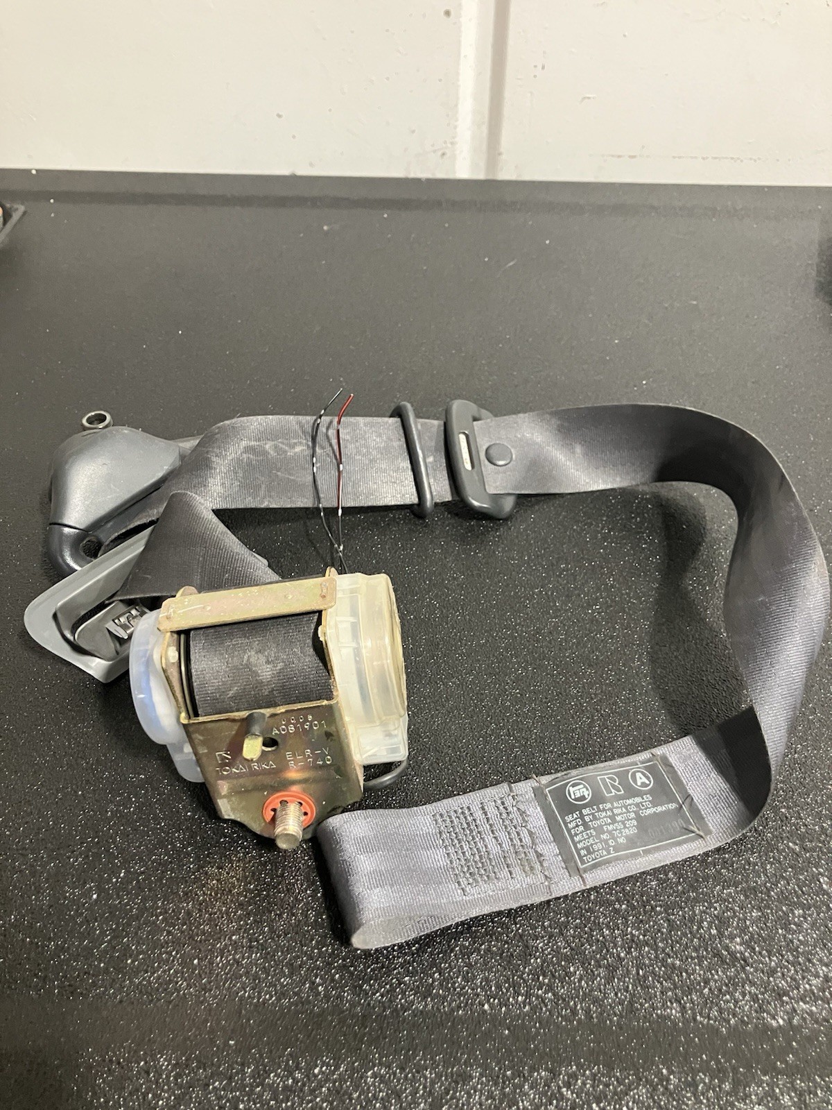 1992 LEXUS SC300 SC400 OEM FRONT LEFT DRIVER SEAT BELT BLACK