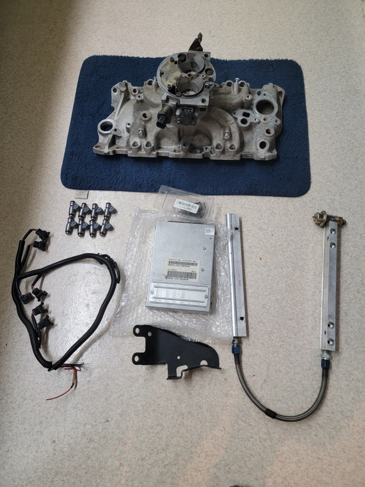 Edelbrock Performer TBI Intake Manifold 3502 Multiport  EFi .