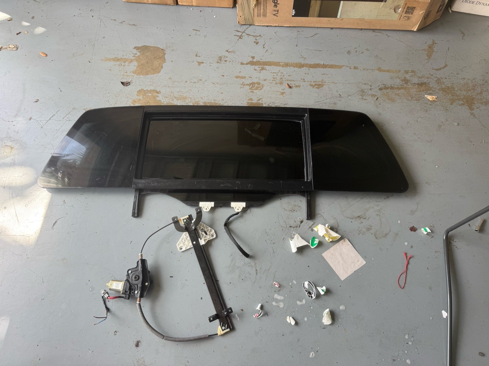 05-12 NISSAN TITAN REAR POWER SLIDING BACK GLASS WINDOW w/MOTOR OEM 05-12 NISSAN TITAN REAR POWER SLIDING BACK GLASS WINDOW w/MOTOR OEM