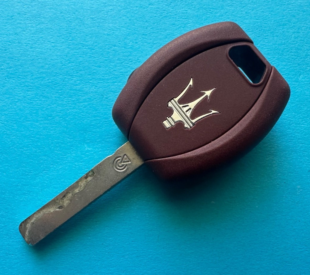 OEM 2002-2006 MASERATI COUPE REMOTE HEAD KEY FOB SICET 107 S4633 VALET ~RED RARE