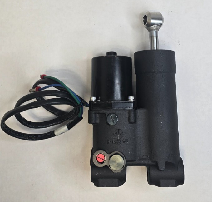Johnson Evinrude Tilt & Trim Assy 1989-2004  40-48-50HP  Used (2906)