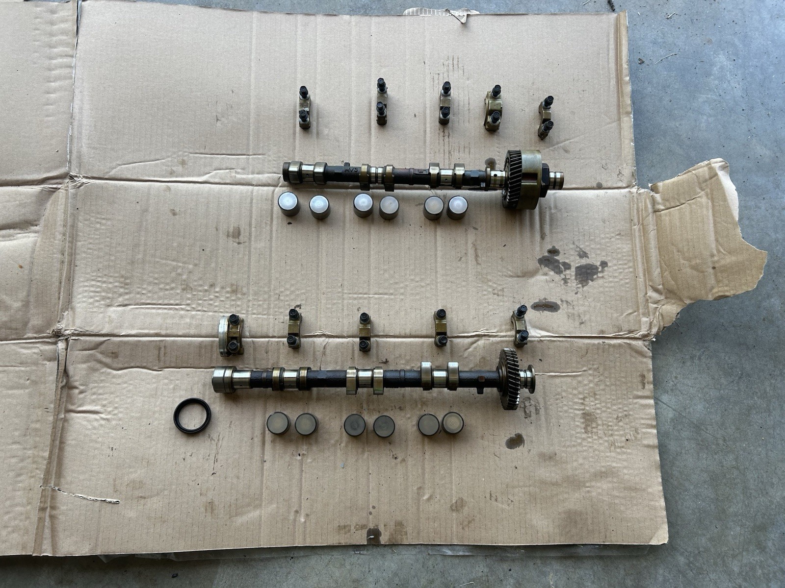 Toyota 13050-20010 VVT Intake cam And Matching Exhaust Right Side Toyota 13050-20010 VVT Intake cam And Matching Exhaust Right Side