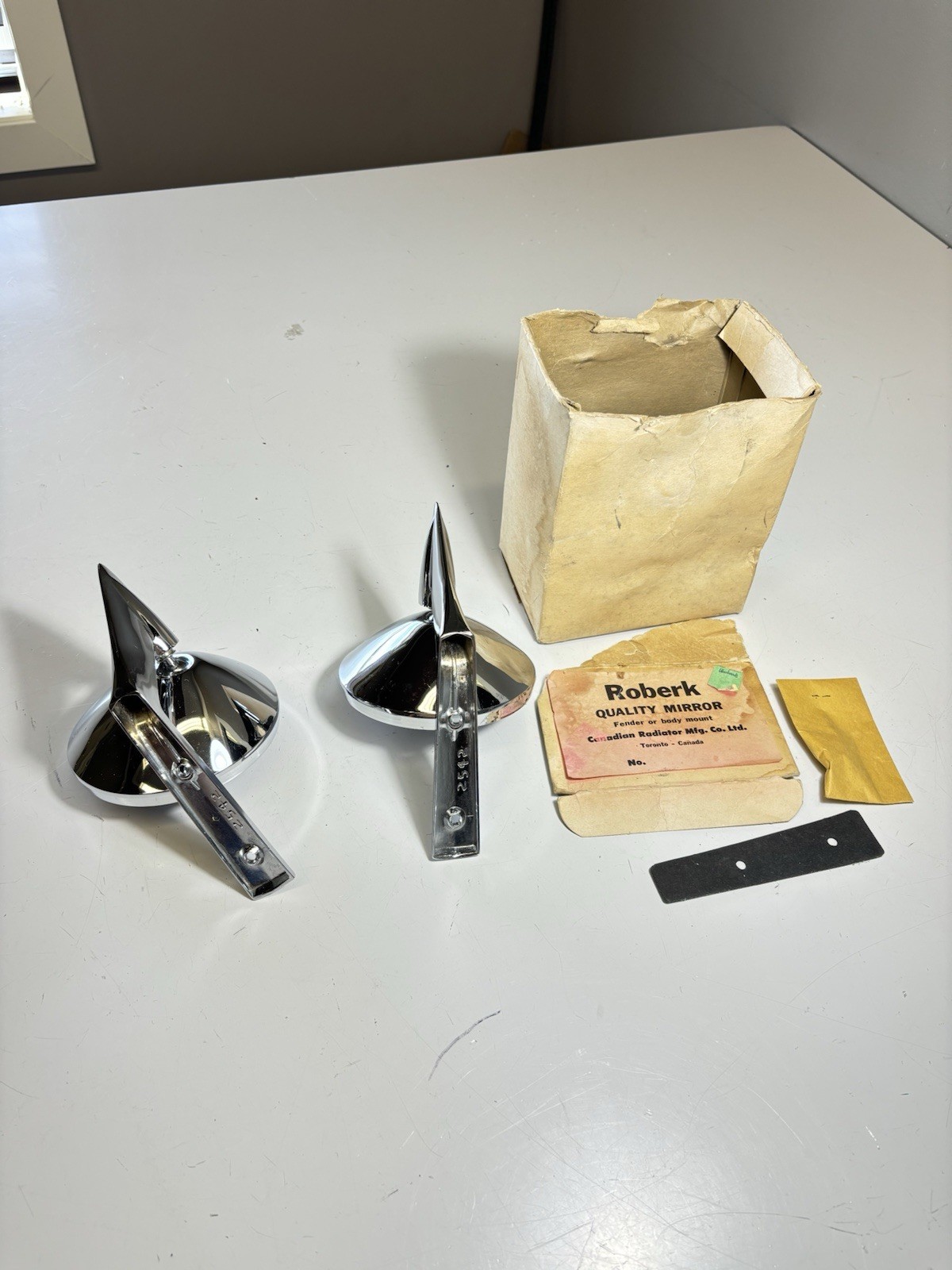 (2) Vintage 1960’s 70’s NOS “Roberk” Chrome Door Mirrors , Universal Fit, Car (2) Vintage 1960’s 70’s NOS “Roberk” Chrome Door Mirrors , Universal Fit, Car