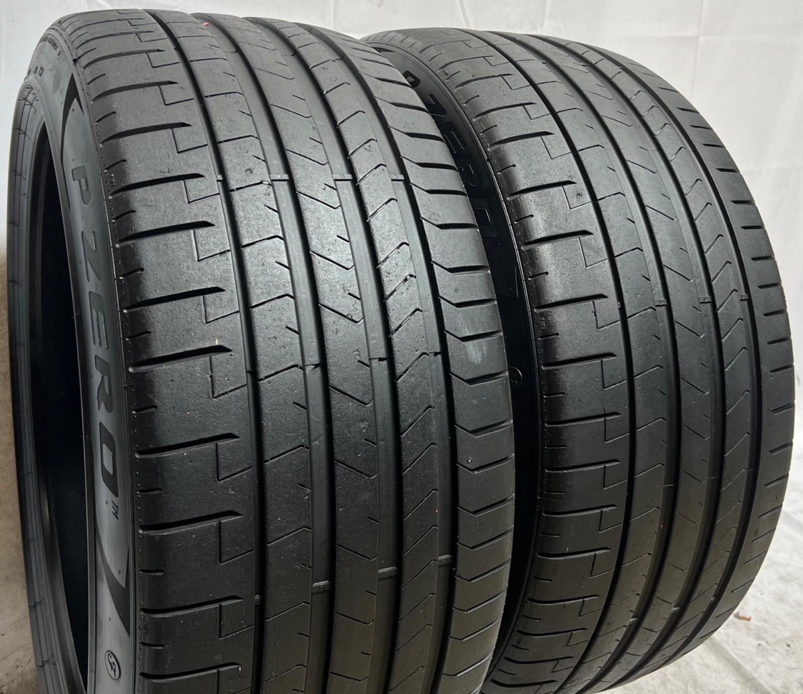 2 - TAKEOFF 275/35ZR20 XL (102Y) Pirelli P Zero PZ4 (F) - 9013 NO REPAIRS