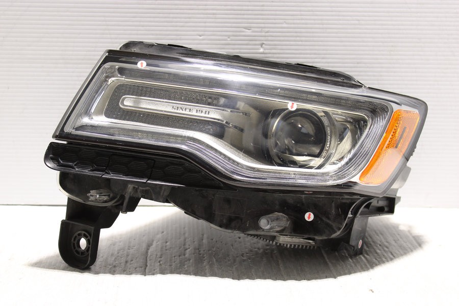 2014-2016 Jeep Grand Cherokee Left Side HID Headlight Assembly OEM 68111001AF