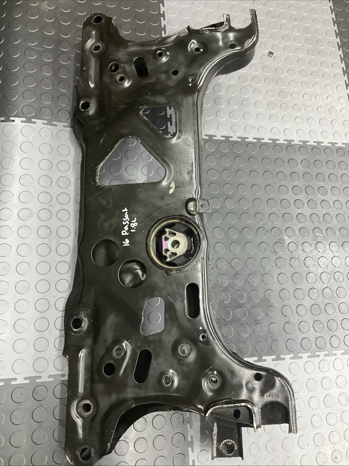 2012-2022 VOLKSWAGEN PASSAT FRONT SUBFRAME UNDERCARRIAGE CROSSMEMBER CRADLE OEM 2012-2022 VOLKSWAGEN PASSAT FRONT SUBFRAME UNDERCARRIAGE CROSSMEMBER CRADLE OEM