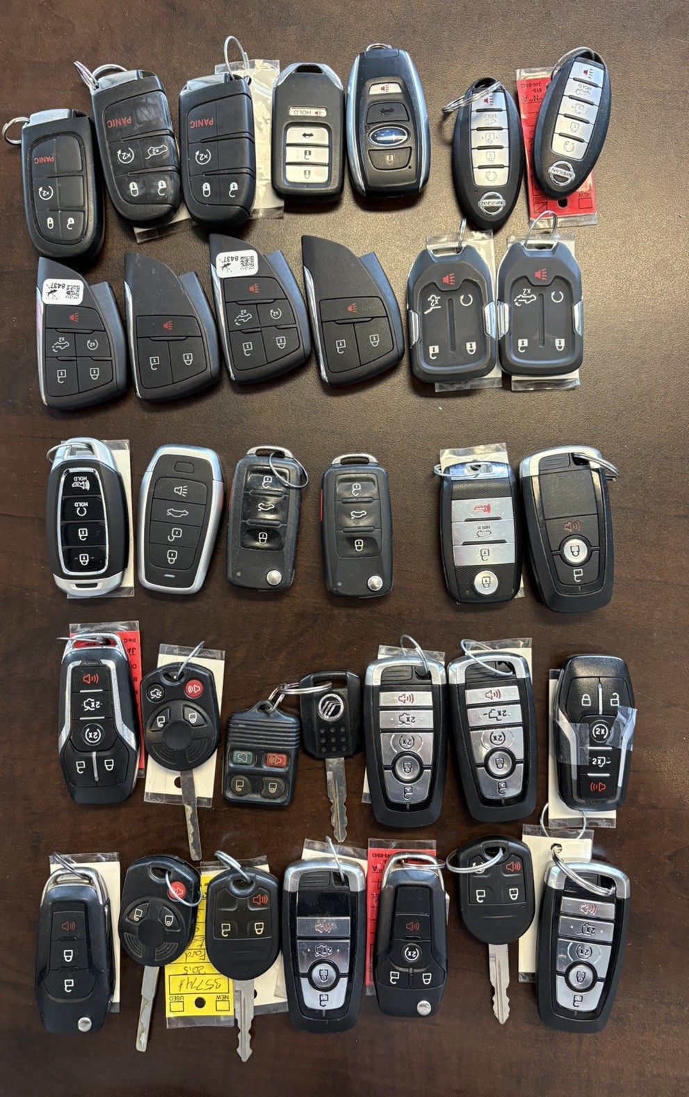 Lot Of 32 Ford, Lincoln, GM, Honda, VW, Kia, Nissan Smart Key Fob Remote Lot Of 32 Ford, Lincoln, GM, Honda, VW, Kia, Nissan Smart Key Fob Remote