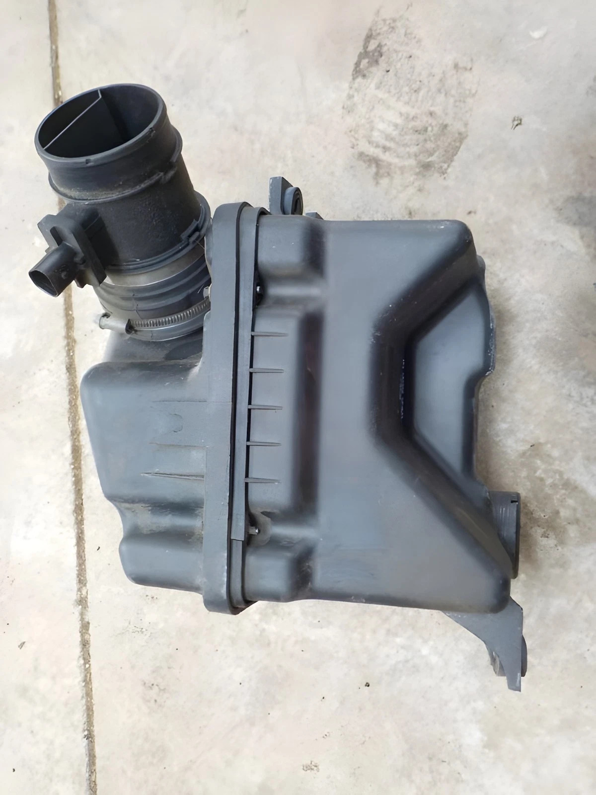 2009-2011 Chevrolet Aveo Air Cleaner Intake Box Assembly OEM