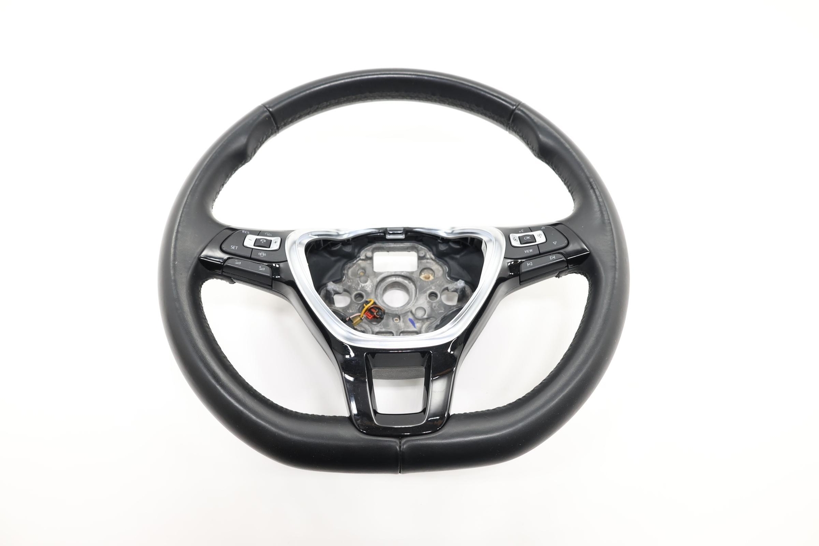 2022 - 2024 VOLKSWAGEN TAOS LEATHER STEERING WHEEL W/ HEATED OEM 2022 - 2024 VOLKSWAGEN TAOS LEATHER STEERING WHEEL W/ HEATED OEM