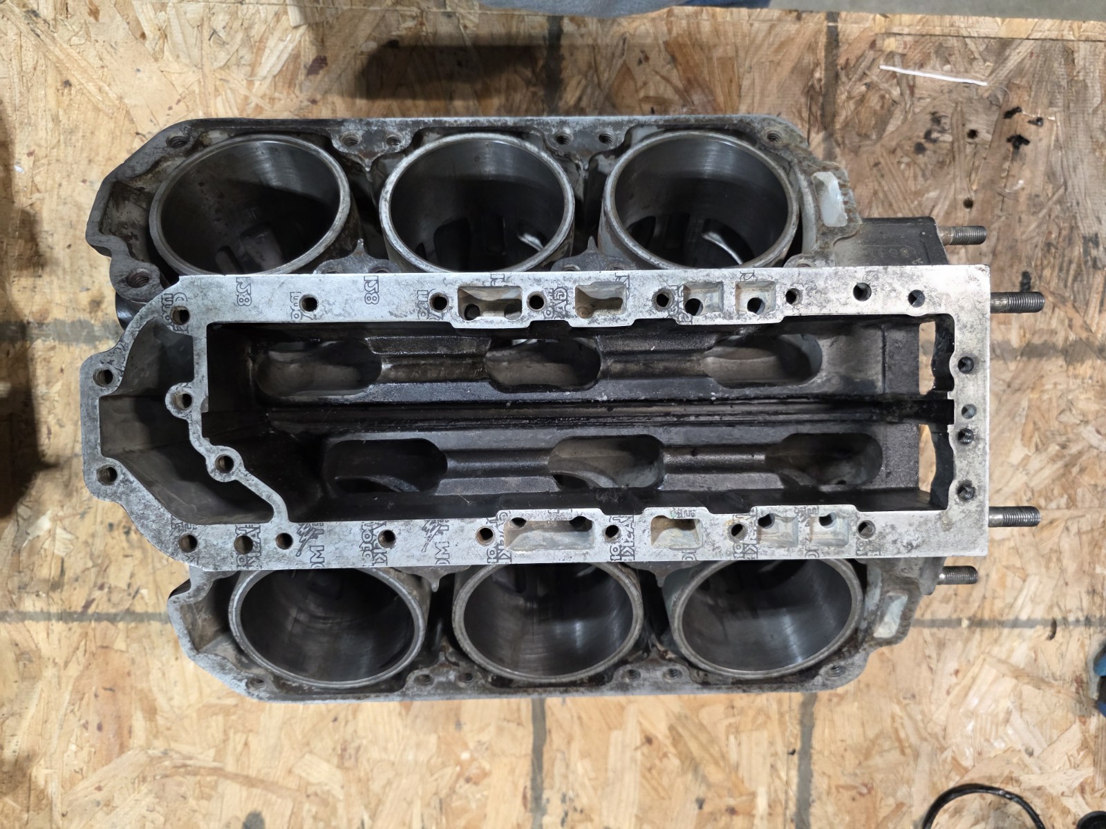 1986 Mercury Mariner V-6 CYLINDER BLOCK 175 HP 1986 Mercury Mariner V-6 CYLINDER BLOCK 175 HP
