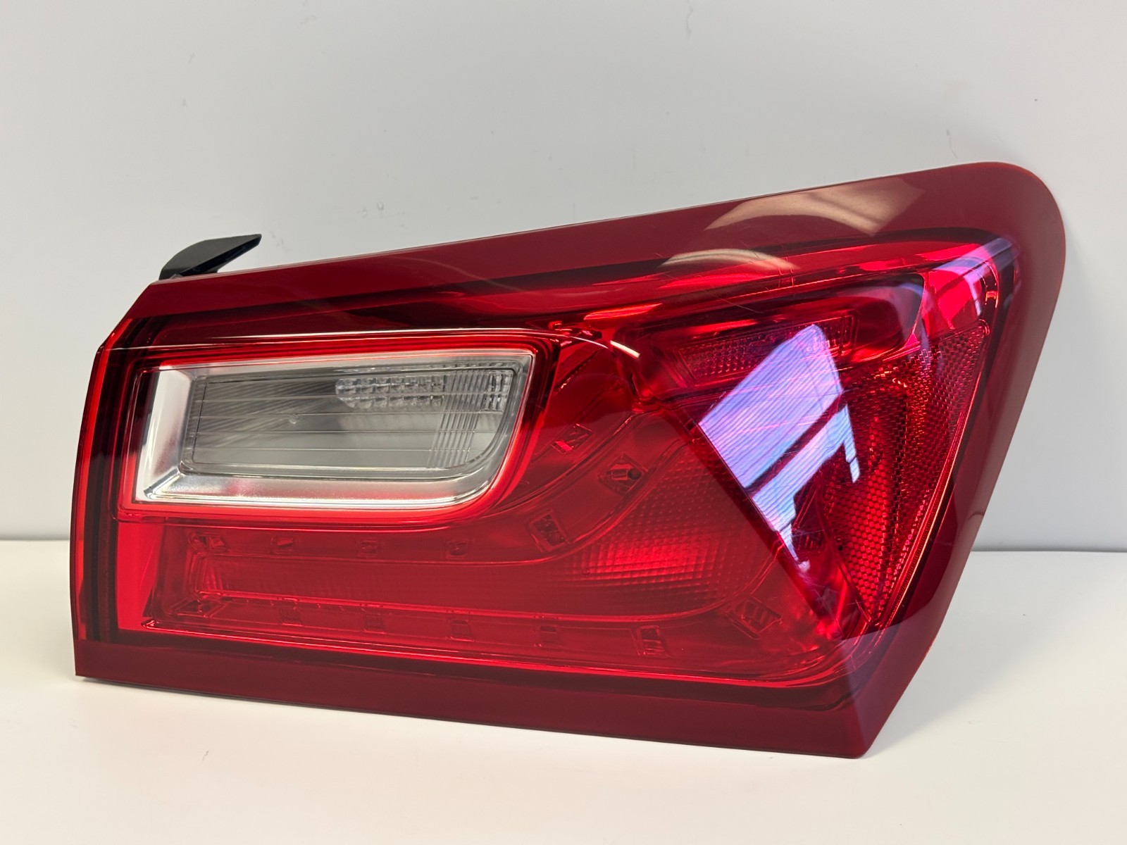 2016-2025 Chevrolet Malibu Passenger Side Right Halogen Tail Light 84882384 CR