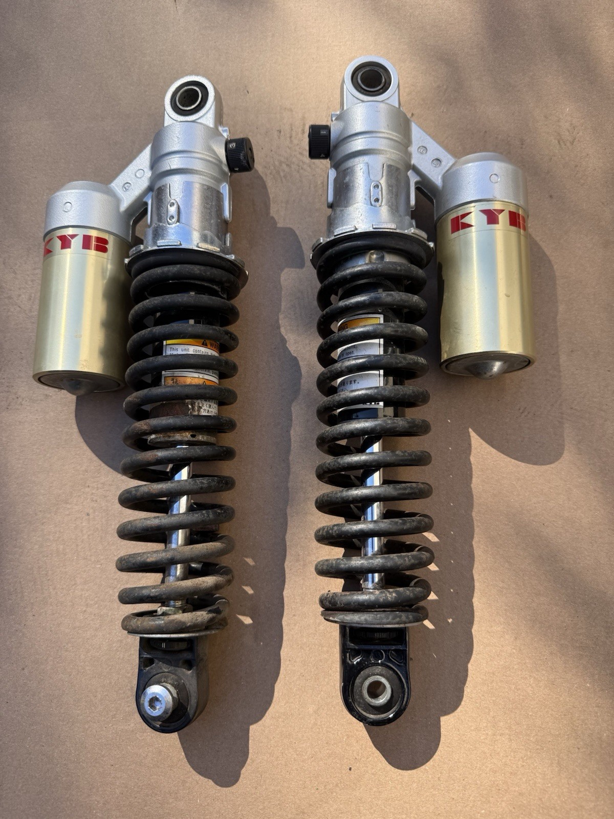 2000 Kawasaki ZRX1100 OEM KYB Rear Shocks Pair Adjustable Piggyback Suspension 2000 Kawasaki ZRX1100 OEM KYB Rear Shocks Pair Adjustable Piggyback Suspension