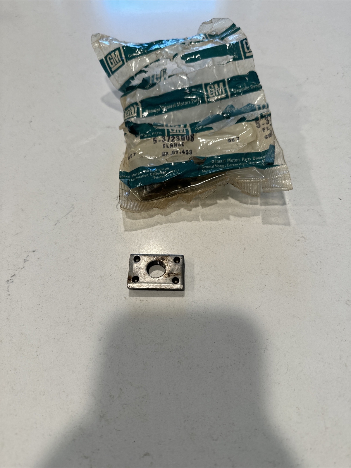 NOS New GM 3723008 1953-1974 Corvette 69 Camaro Z/28 Oil Pan Drain Plug Flange