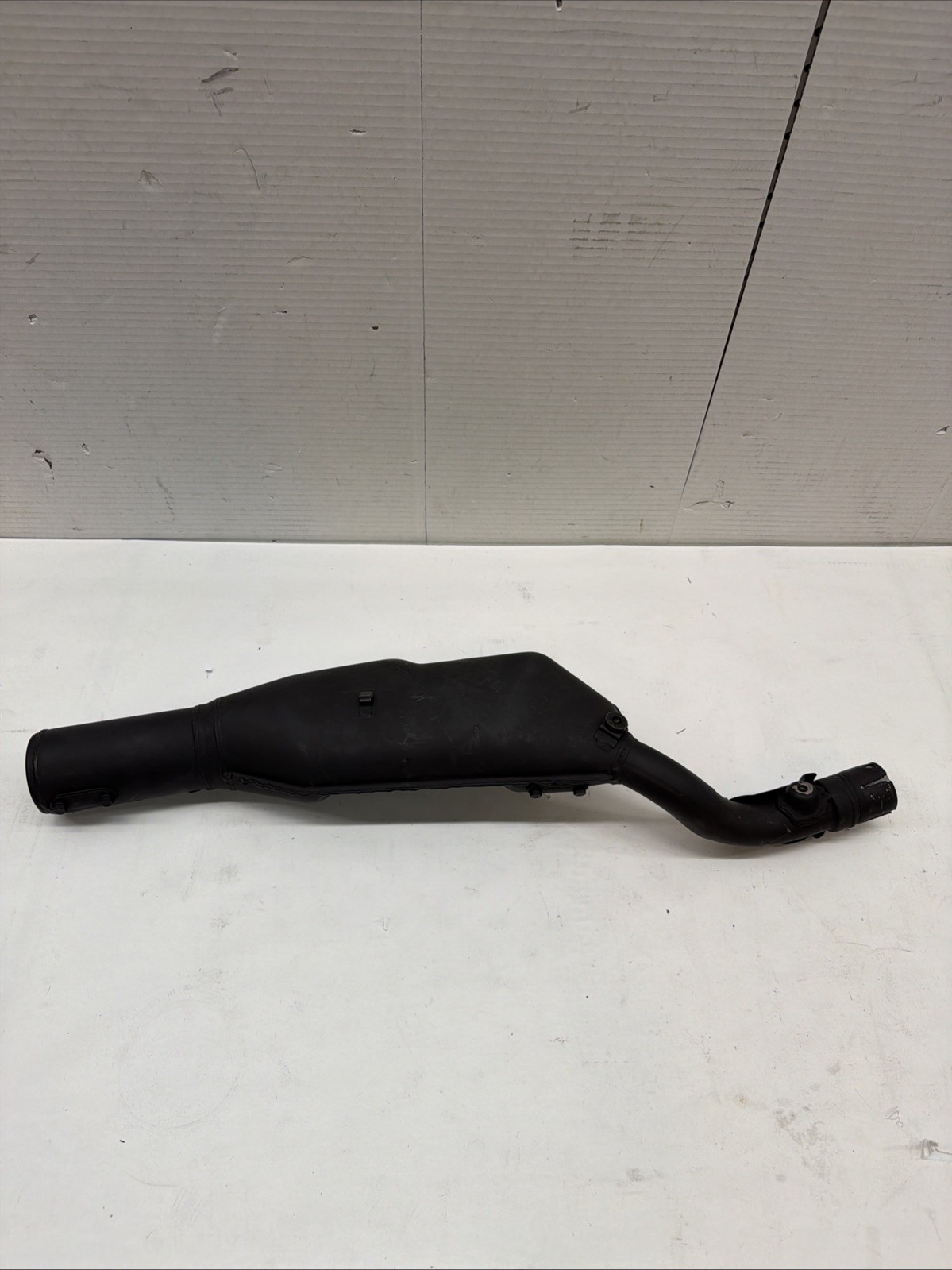 NEU Original Auspuff / Exhaust Muffler Honda XR 650 L - RD06 NEU Original Auspuff / Exhaust Muffler Honda XR 650 L - RD06