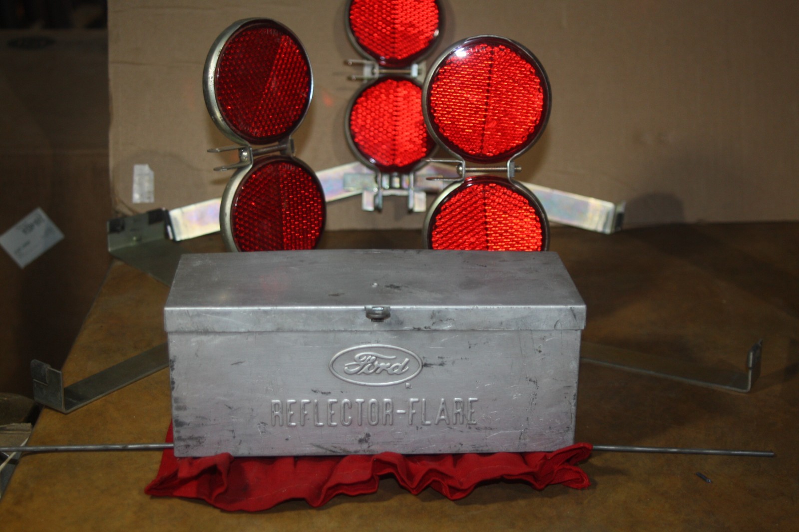 Vintage 1940’s 1950’s Ford Reflector Flare Kit w/ Storage Box -Stimpsonite