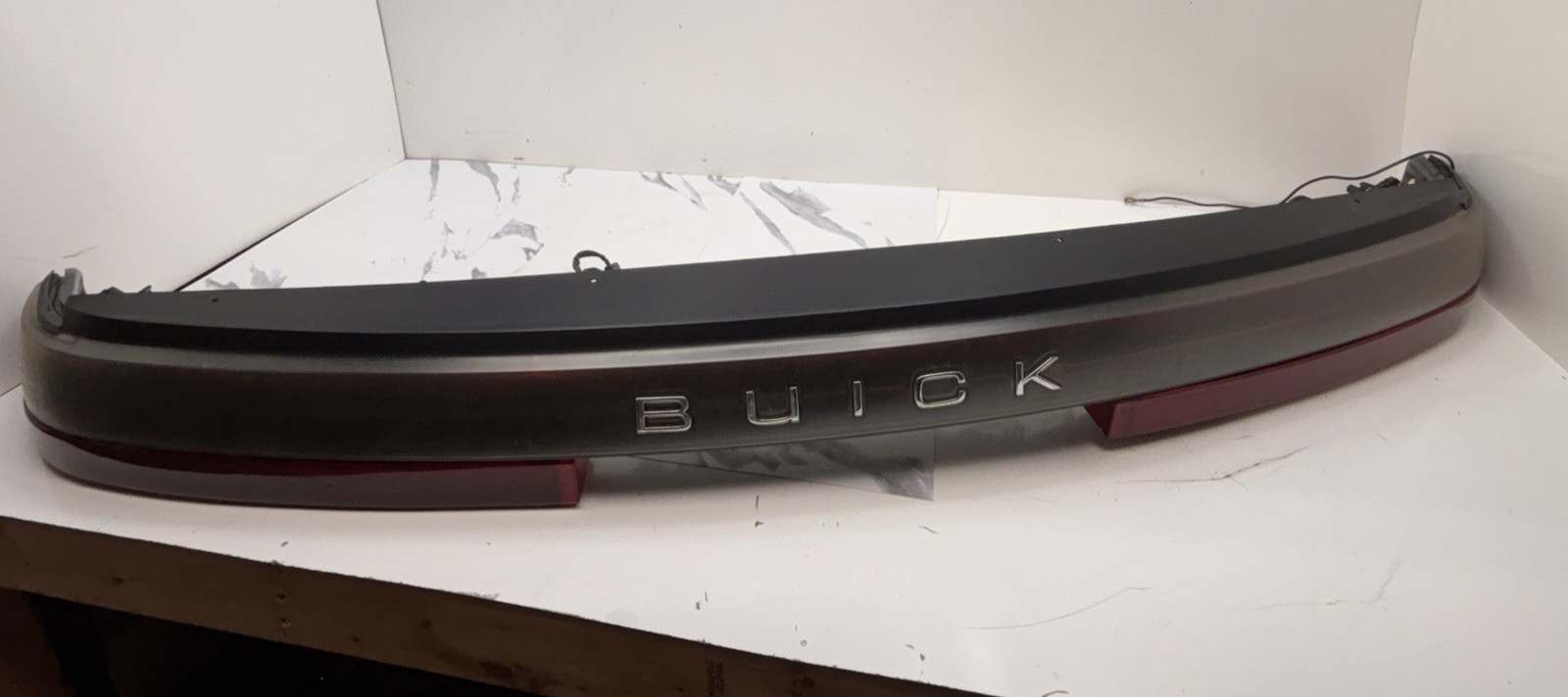 1988 - 1991 Buick Reatta Complete Rear Tail Light Lamp Assembly OEM