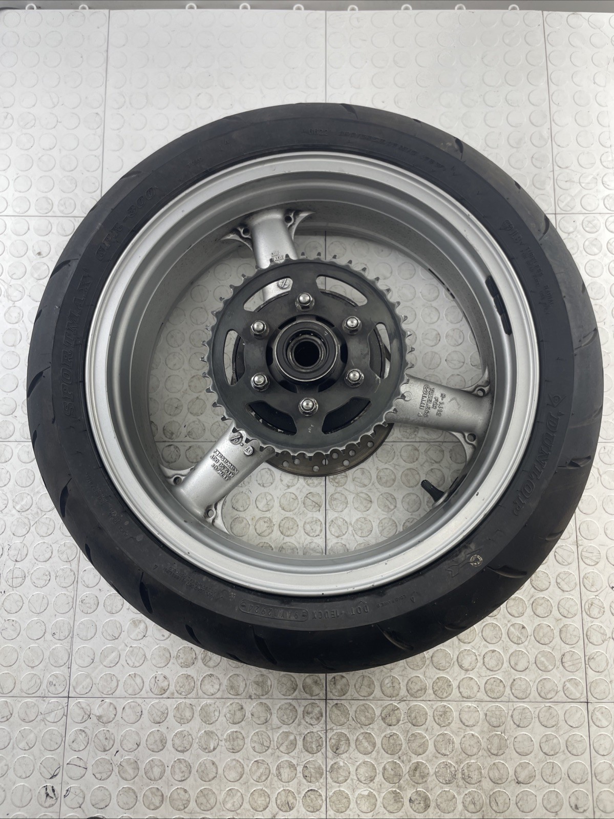2002-2005 KAWASAKI ZZR1200 OEM STRAIGHT REAR WHEEL BACK RIM USED