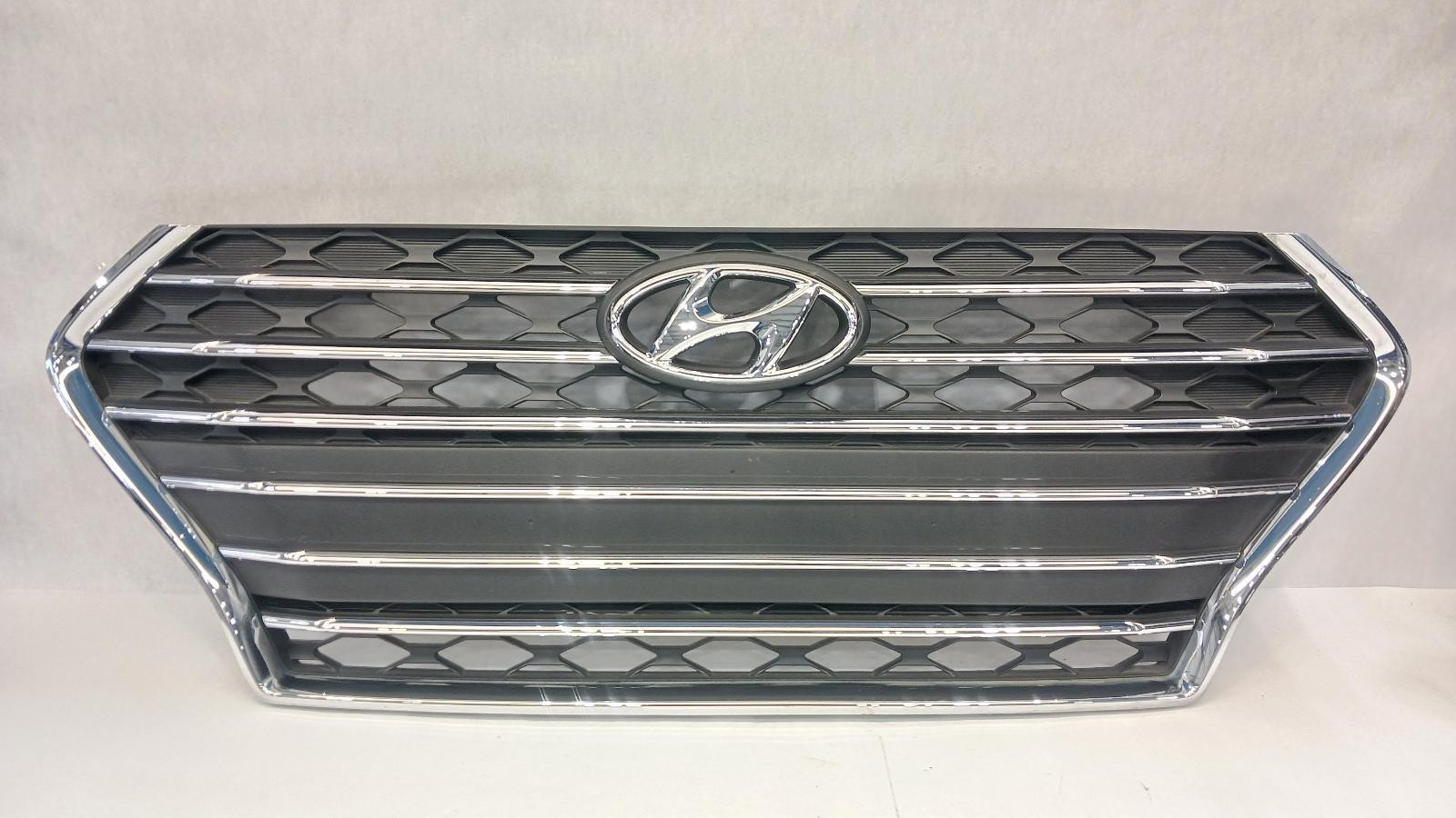 \'18-\'22 HYUNDAI ACCENT upper Grille chrome OEM 6 Month Warranty
