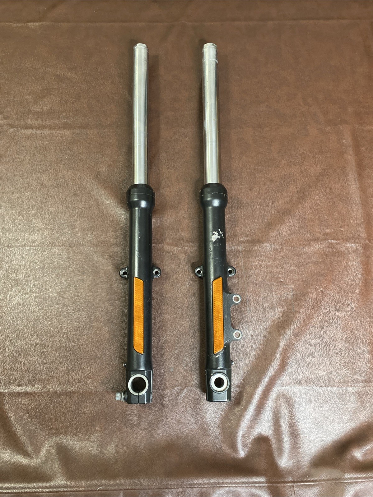 Harley 08-13 SHOWA Front Forks Tubes Legs 39mm Pair G5C0-L G5C0-R Black Lower Harley 08-13 SHOWA Front Forks Tubes Legs 39mm Pair G5C0-L G5C0-R Black Lower