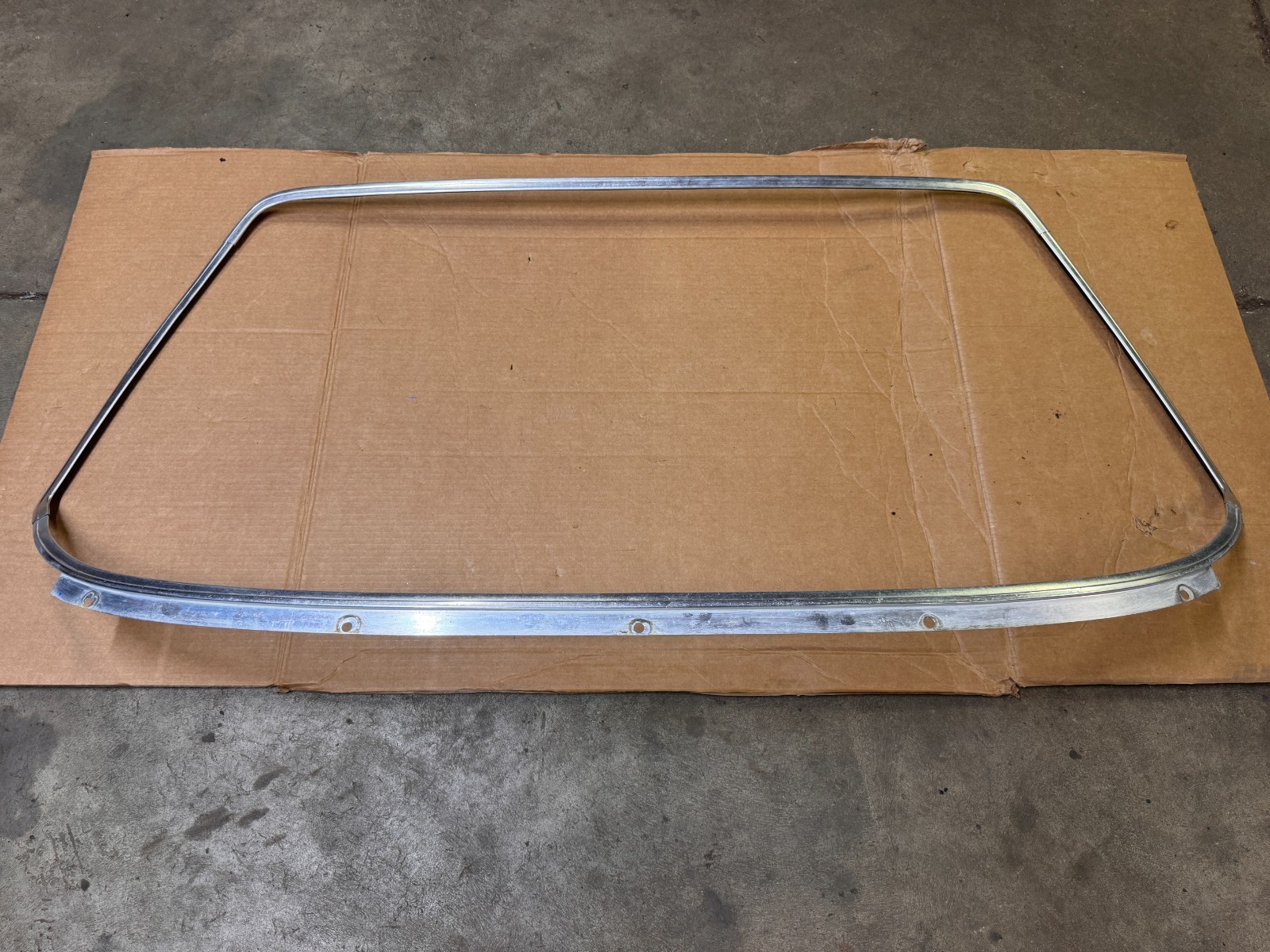 79-86 87-93 Ford Mustang COUPE Rear Window Metal Trim Exterior Glass FACTORY OEM 79-86 87-93 Ford Mustang COUPE Rear Window Metal Trim Exterior Glass FACTORY OEM