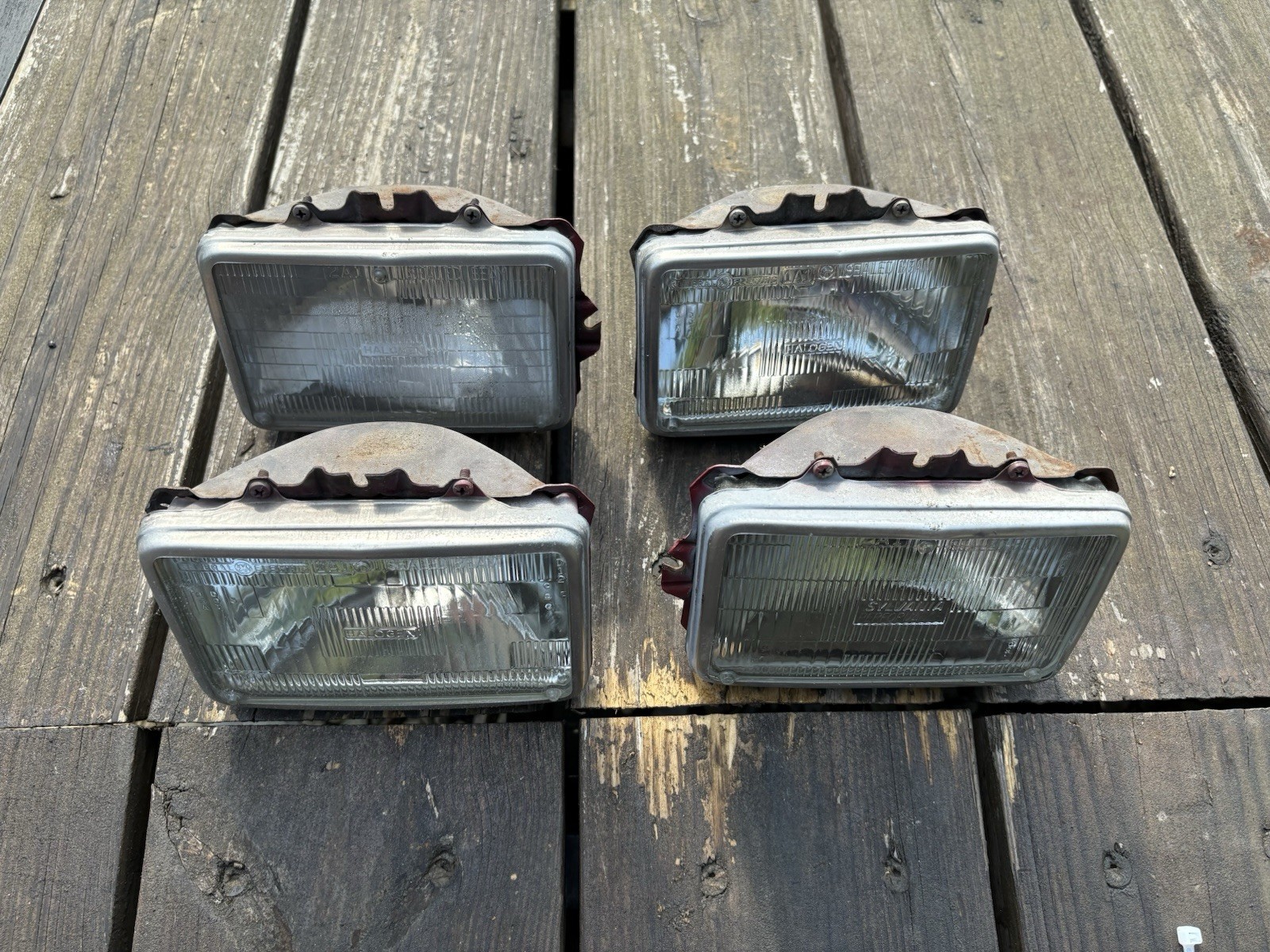 1979-1986 Ford Mustang Foxbody T Bird Headlight Bucket And Bulb 1979-1986 Ford Mustang Foxbody T Bird Headlight Bucket And Bulb