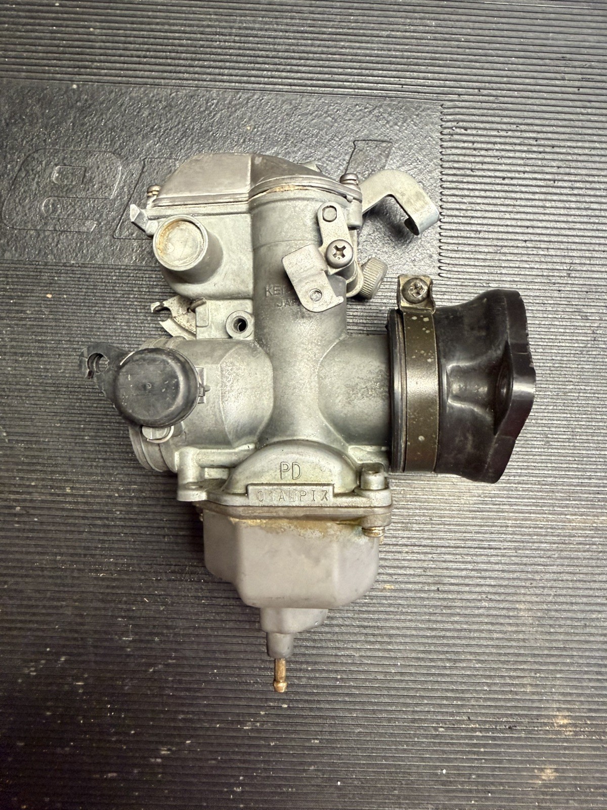 1977-1978 Honda XL350 CARB CARBURETOR and intake 1977-1978 Honda XL350 CARB CARBURETOR and intake