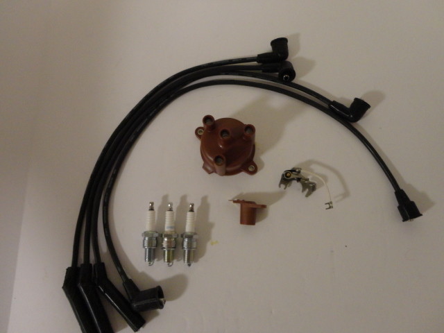 Daihatsu Hijet Tune Up Kit/point Left Hand Drive S80LP S81LP Models With Red Cap Daihatsu Hijet Tune Up Kit/point Left Hand Drive S80LP S81LP Models With Red Cap