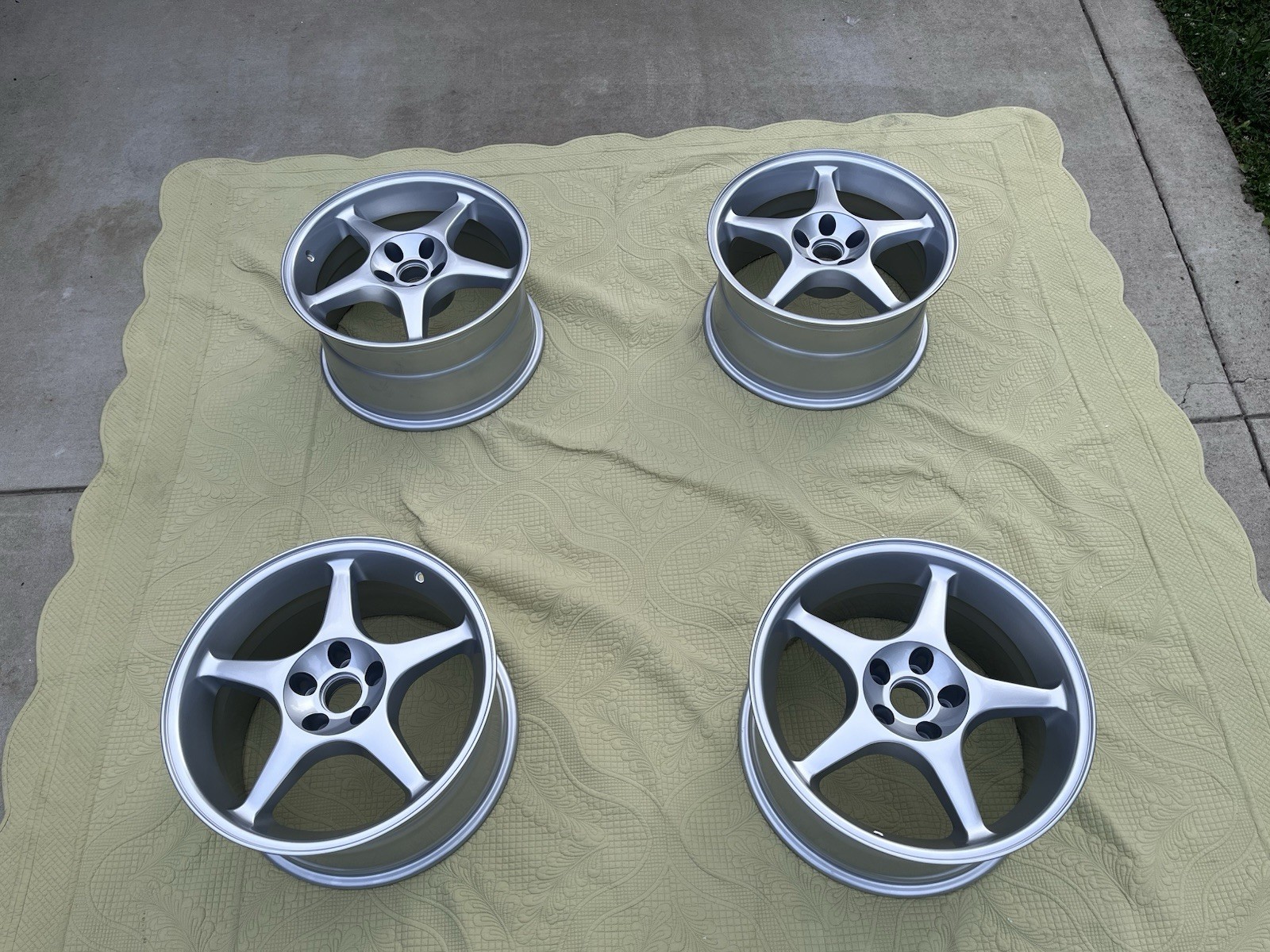2000 Ford Mustang Cobra R Wheels Y2K Refurbished 2000 Ford Mustang Cobra R Wheels Y2K Refurbished