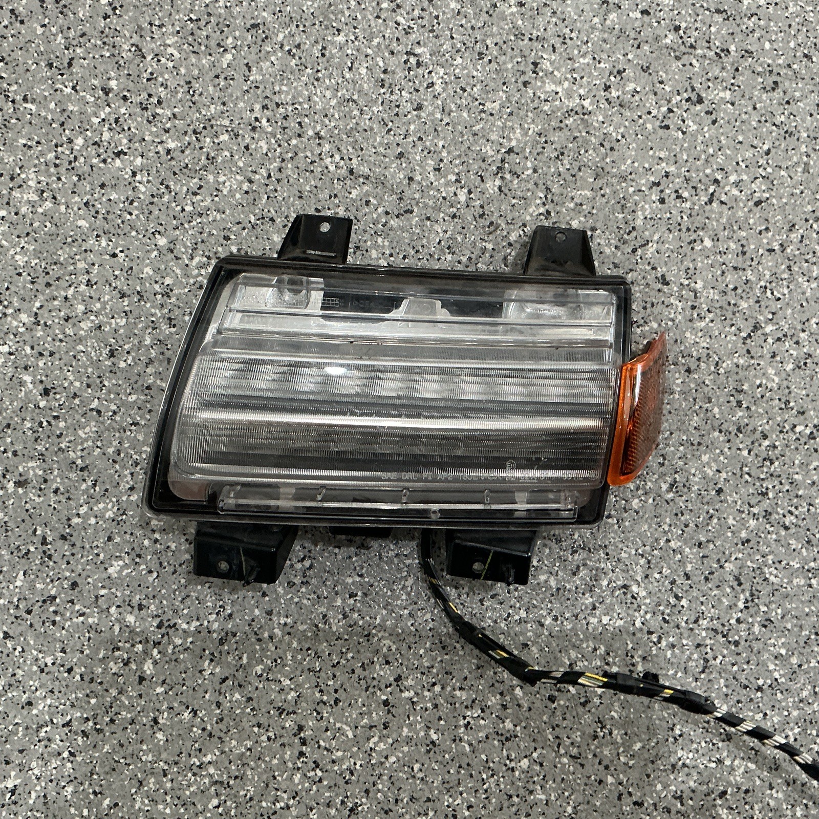 2017-24 Jeep Wrangler JL Driver Front Turn Signal 55112885AF 2018-2025 182043