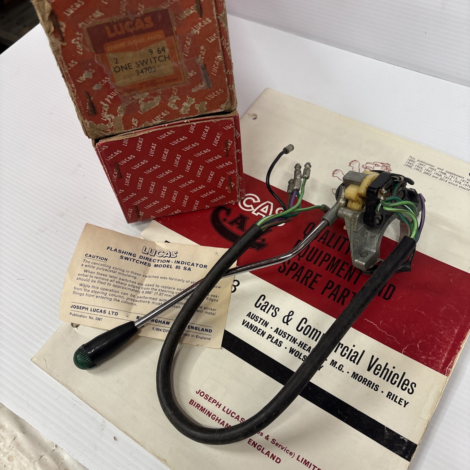 Austin Morris MG 1100 NOS Lucas Turnsignal Switch w/lighted Green Lamp 1963-65