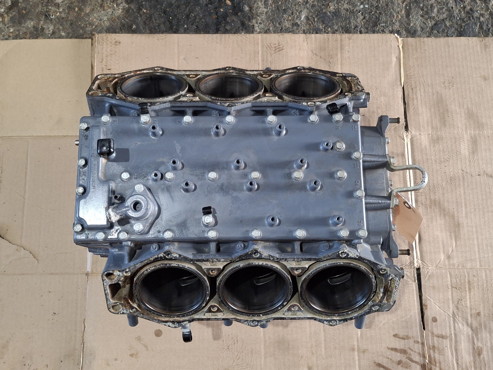 Yamaha 150 175 200 2.6L V6 Two Stroke Crankcase Assembly 64E-15100-00-00 64E00