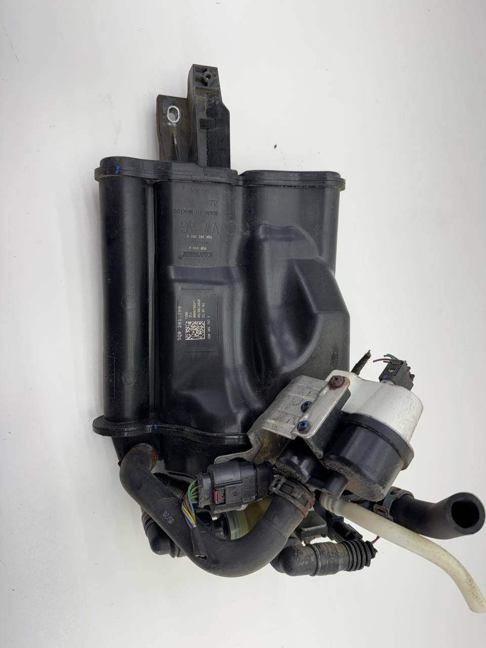 2019-26 VOLKSWAGEN JETTA 1.4L FUEL VAPOR EVAPORATOR CHARCOAL CANISTER OEM