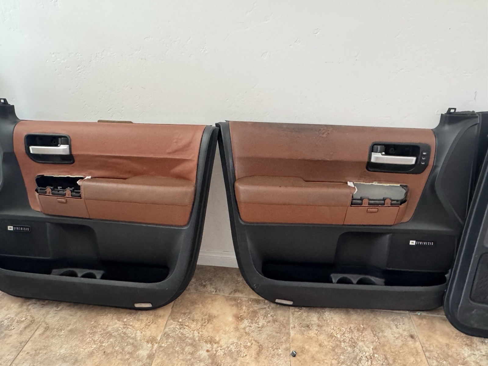 08-22 Toyota Sequoia Front And Rear Door Pannels 08-22 Toyota Sequoia Front And Rear Door Pannels