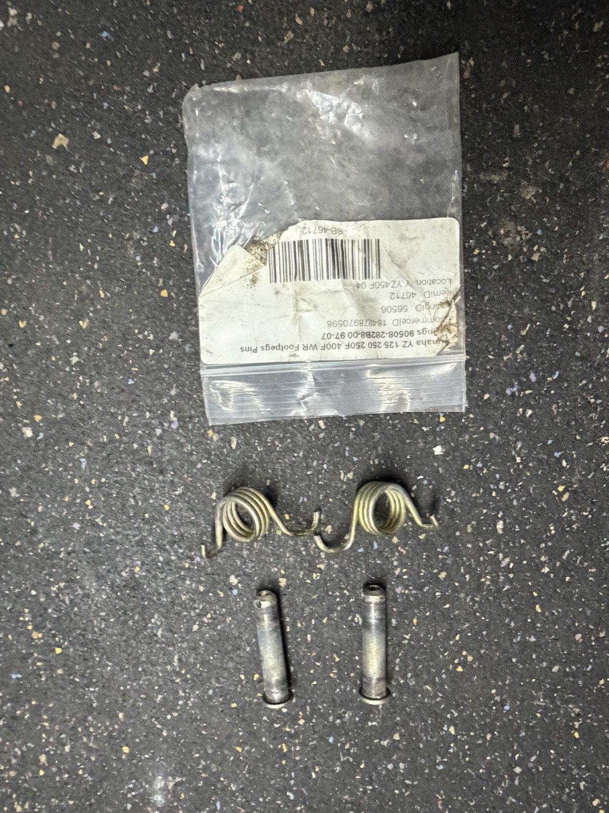 Foot Peg Pin & Spring Kit Yamaha YZ WR 85 125 250 250F 450F Foot Peg Pin & Spring Kit Yamaha YZ WR 85 125 250 250F 450F