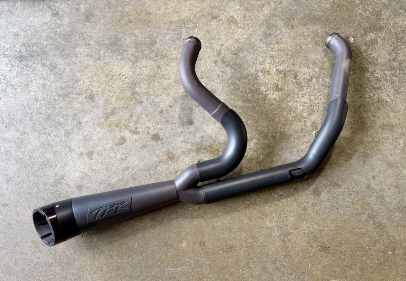 Two Brothers TBR Shorty Turnout 2-1 Exhaust Harley Touring 2017-2026 Black Used
