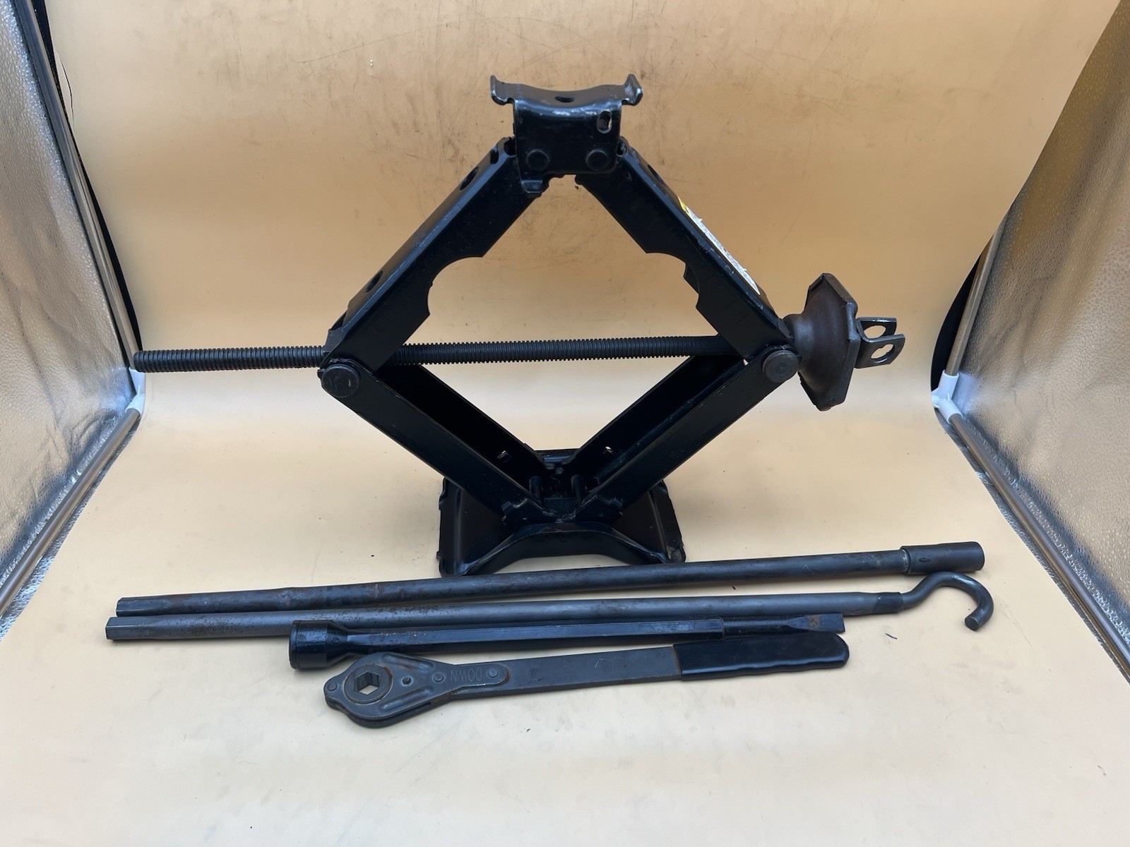 2000-2014 Chevy Express Van 1500 2500 Emergency Jack & Spare Tire Tool Kit OEM